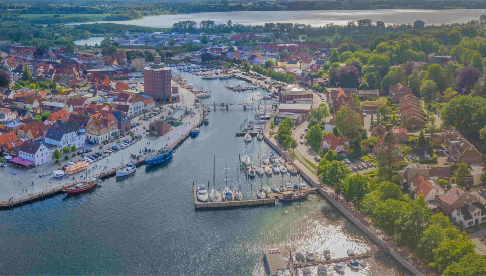 Eckernförde am Glasfasernetz angeschlossen