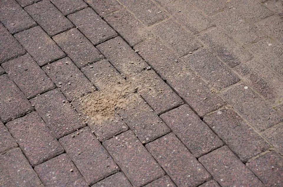 Erneut mit Sand befüllen